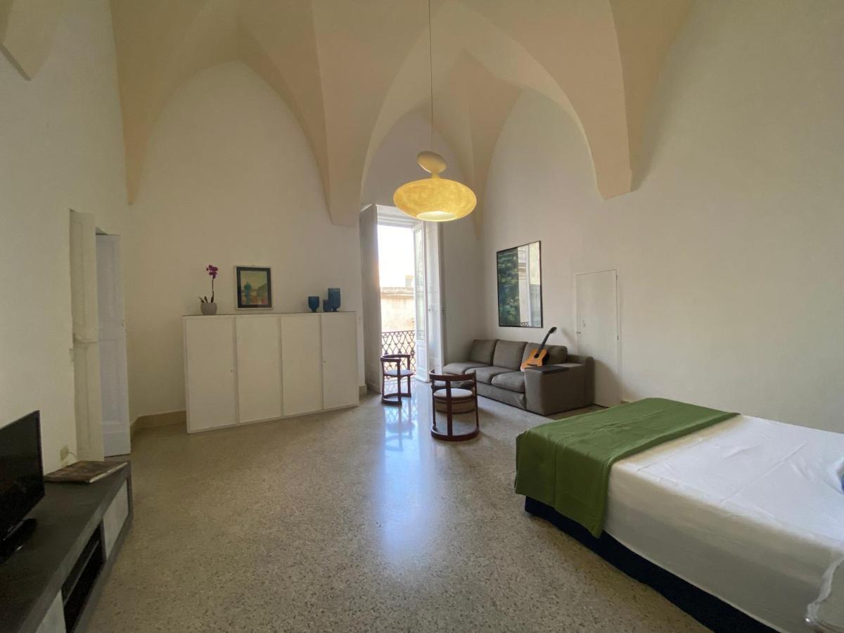 Palazzo Rossi Apartment เลชเช ภายนอก รูปภาพ