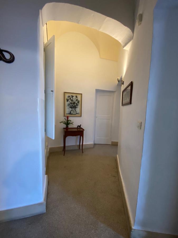 Palazzo Rossi Apartment เลชเช ภายนอก รูปภาพ