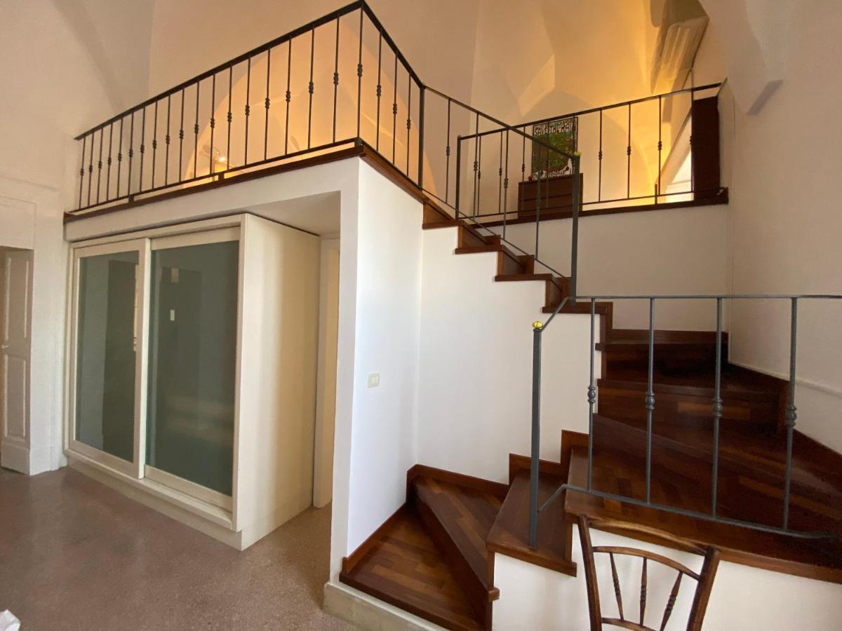 Palazzo Rossi Apartment เลชเช ภายนอก รูปภาพ