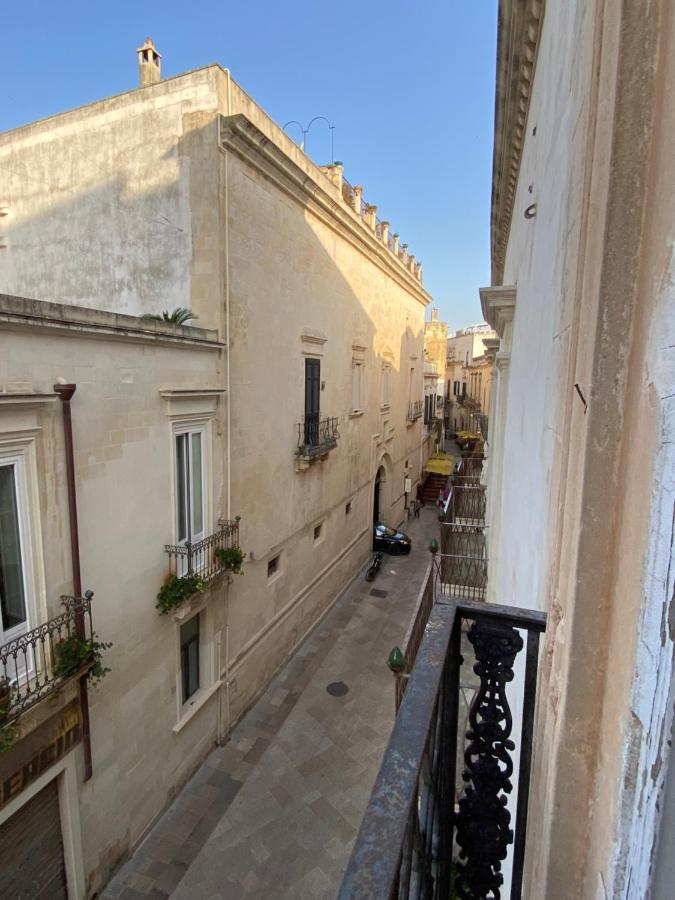 Palazzo Rossi Apartment เลชเช ภายนอก รูปภาพ